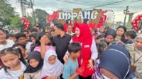 Foto: Wakil Bupati Bangka Selatan | Pimpin Aksi PMI Bangka Selatan Bersama GAMIS BERKAH DLH Berbagi Sembako di Simpang Lima Toboali