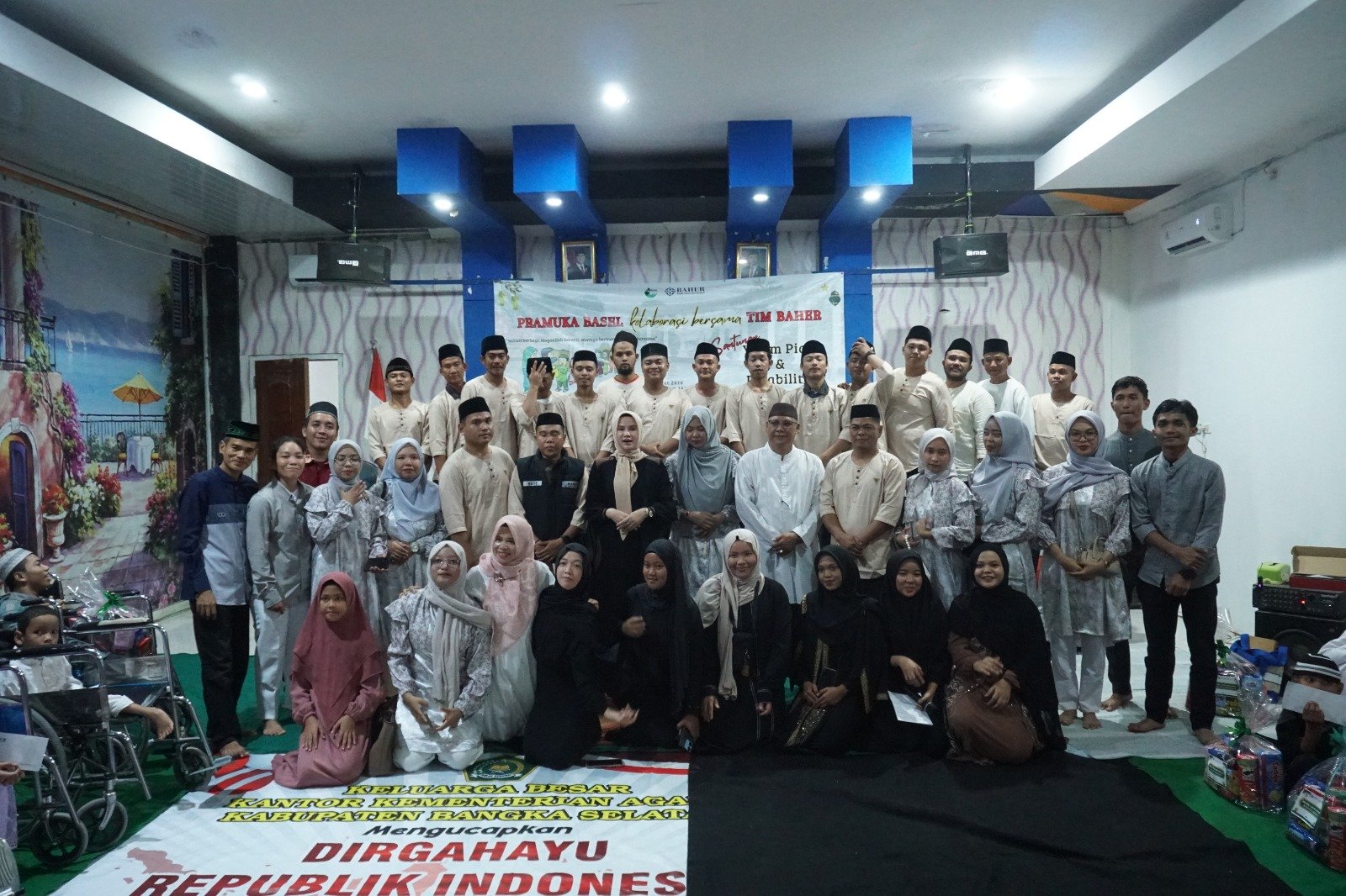 Foto: Tim Baher Salurkan Bantuan kepada Duafa Lansia | Hotel A3 Toboali